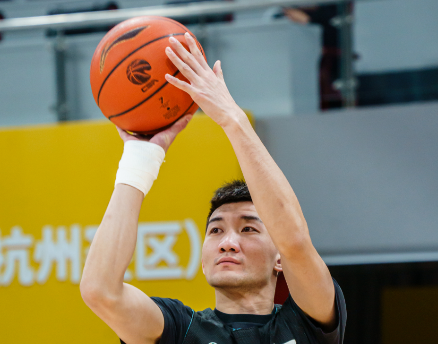 新疆广汇疯狂买人又签新外援