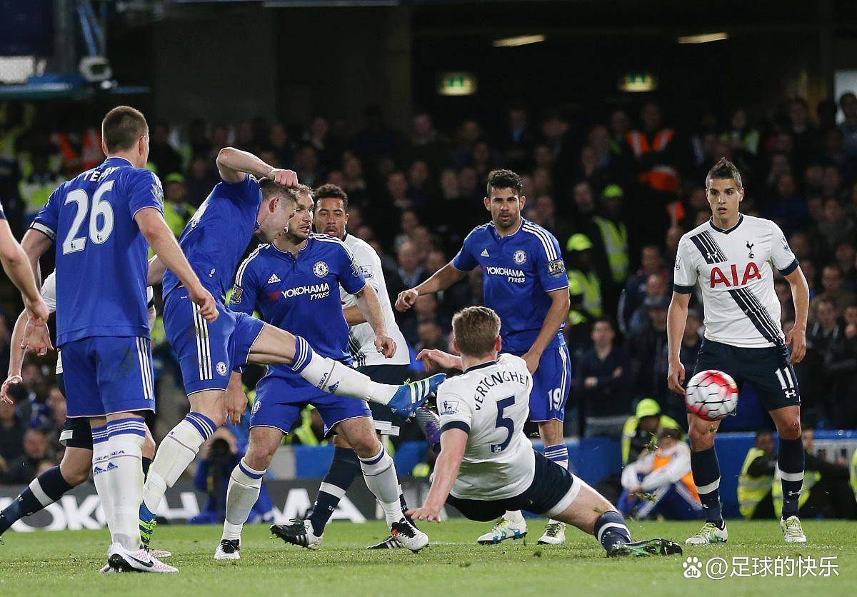 包含英超倒计时，切尔西清晨官宣签约，细节引发关注，球迷炸锅，赛程密集仍需轮换的词条