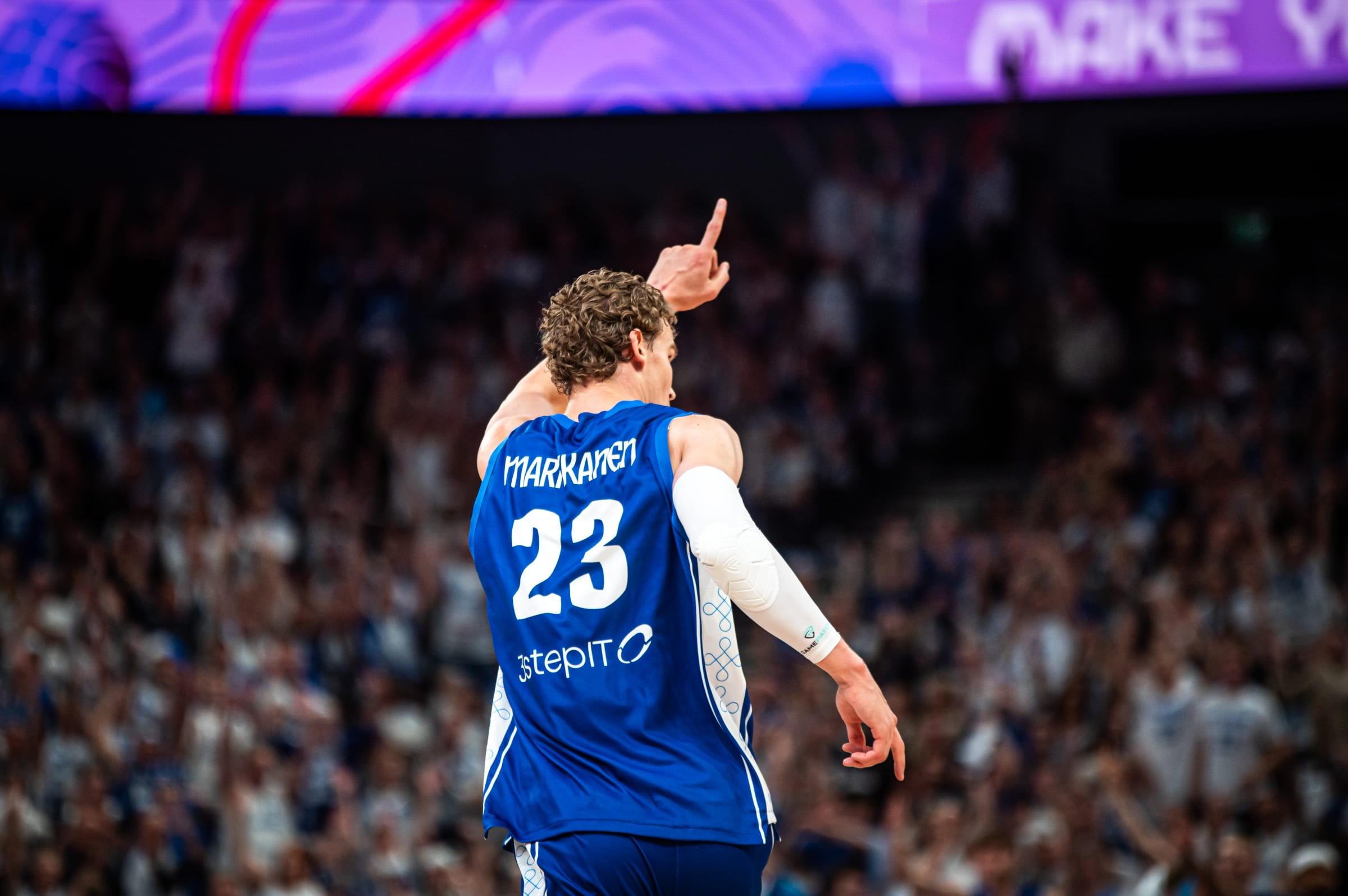 欧冠赛程吃紧,密尔沃基雄鹿加时末段外线爆发,话题不断,年轻球员得到机会的简单介绍 欧冠赛程吃紧,密尔沃基雄鹿加时末段外线爆发,话题不断,年轻球员得到机会的简单介绍